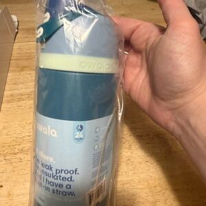 Owala freesip NIB Blue 24 oz